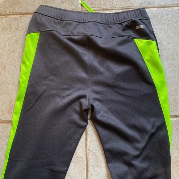 Old Navy Active Go-Dry boys track pants - Picture 8 of 12